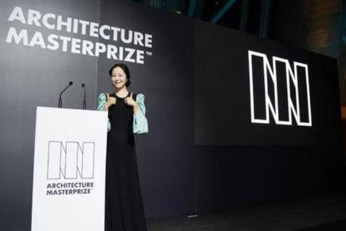 江一燕获建筑大奖？疑获奖者曝真相：只是合影，不认识她