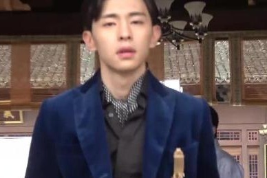 《海棠经雨胭脂透》邓伦片场“帅”“萌”自由切换