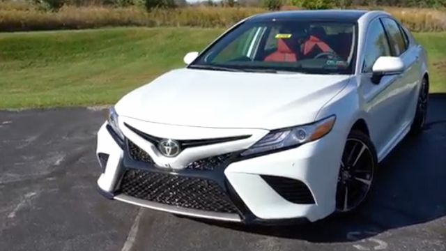 口碑爆棚，堪称完美的B级别车，2020款丰田凯美瑞