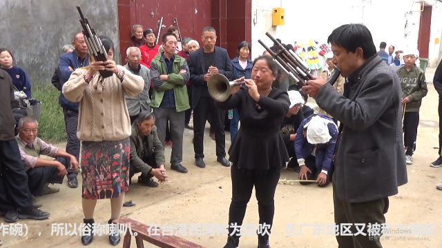 唢呐高手李燕来了祭灵演奏大悲曲听哭一街两行的父老乡亲