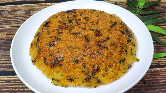 老刘教你菜饭锅巴的做法，做法简单，金黄酥脆，咬一口满嘴香！