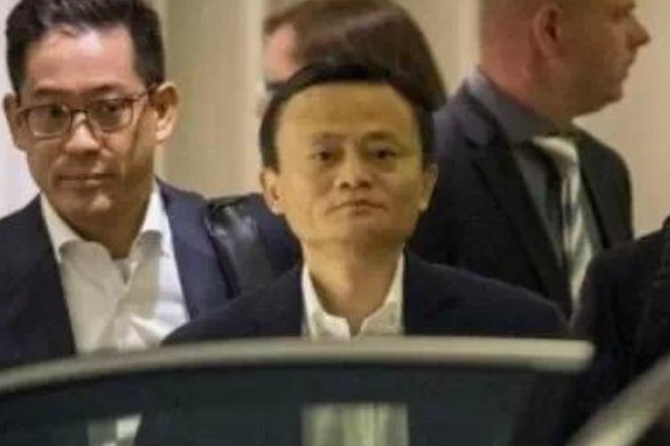 马云身边的保镖一个月工资多少钱？看到工资，我低估了马云的实力