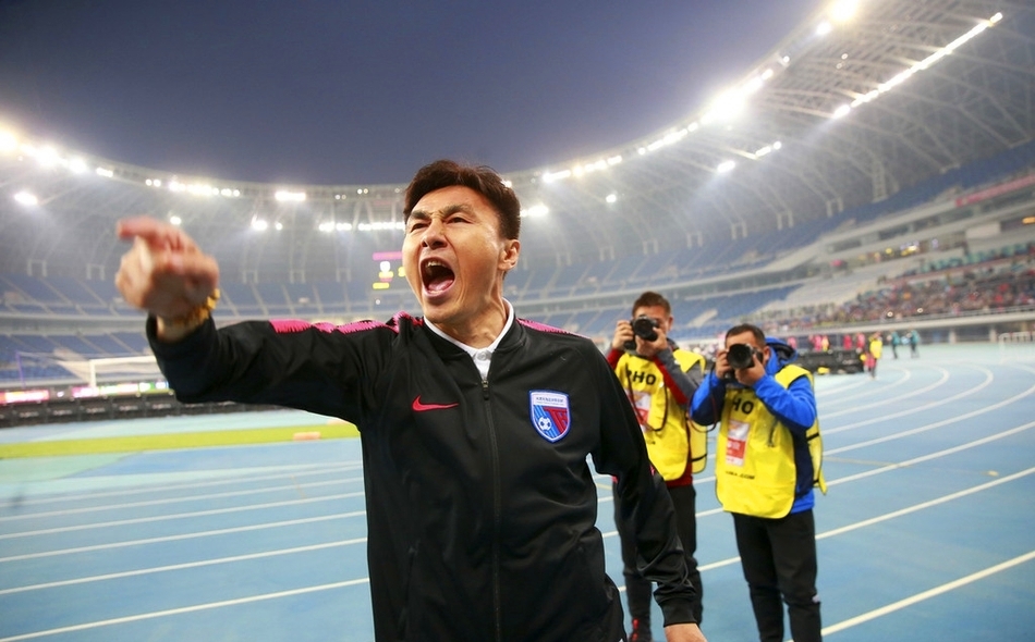 李玮锋赛后霸气喊话,美女球迷感动落泪,网友:她们懂球