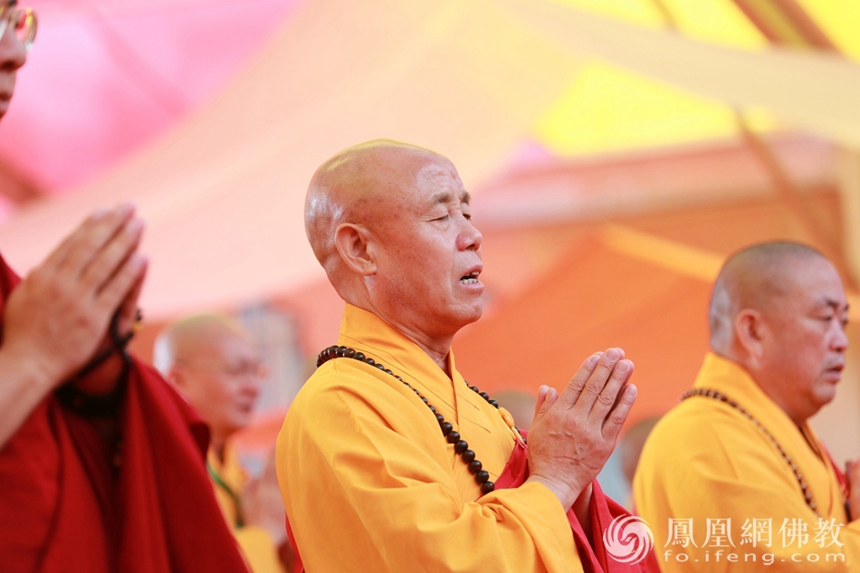 现场实拍:中韩日三国高僧祈祷世界和平