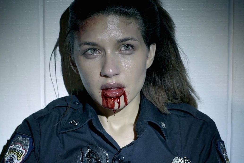 第一天上班的女警察被安排独自执勤,结果诡异