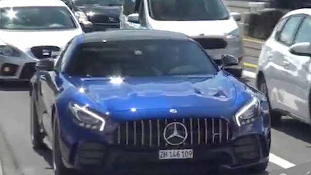 性能黑武士，奔驰AMG GTR路试，太可怕了