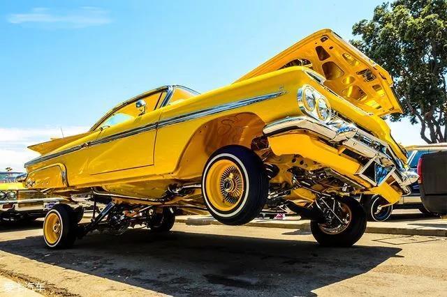 虽然不能拥有lowrider car,但是还可以拥有hip-hop