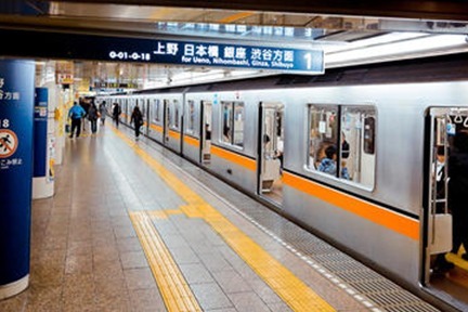 日本的地铁有多窒息，感受下日本早高峰地铁有多恐怖