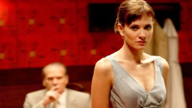 4人被囚禁在密室，每分钟必须解答一道数学题，解不出来就得死