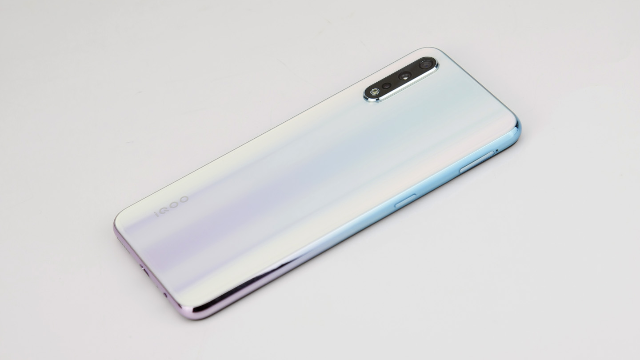 超高性价比旗舰真香机,iQOO Neo 855版视频评