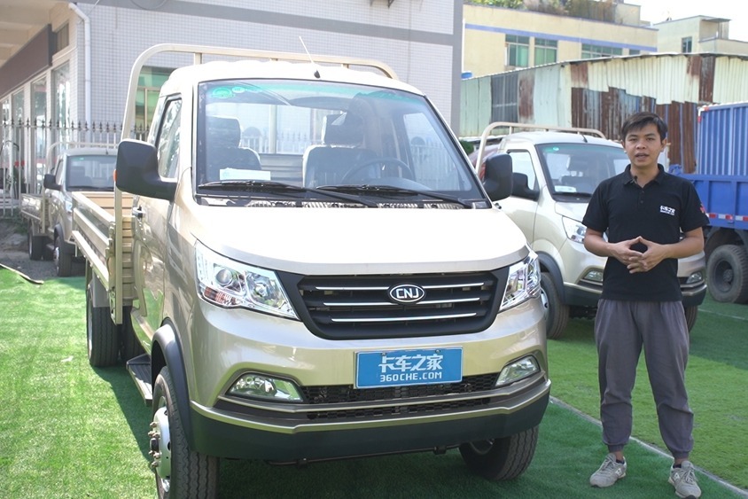 配置比轻卡还高，南骏瑞帅全新微卡评测