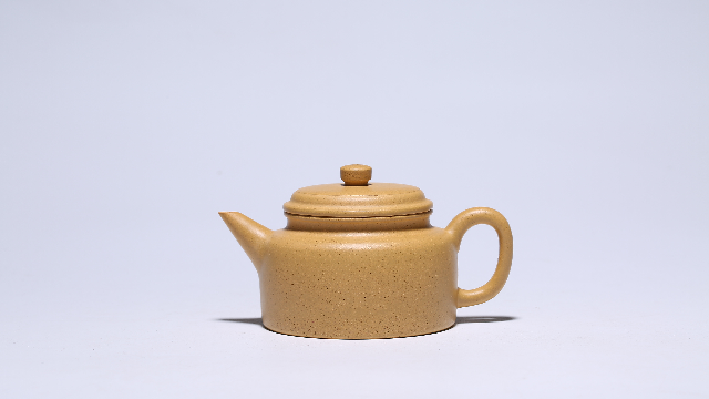 紫砂美器赏丨本山绿，德钟壶
