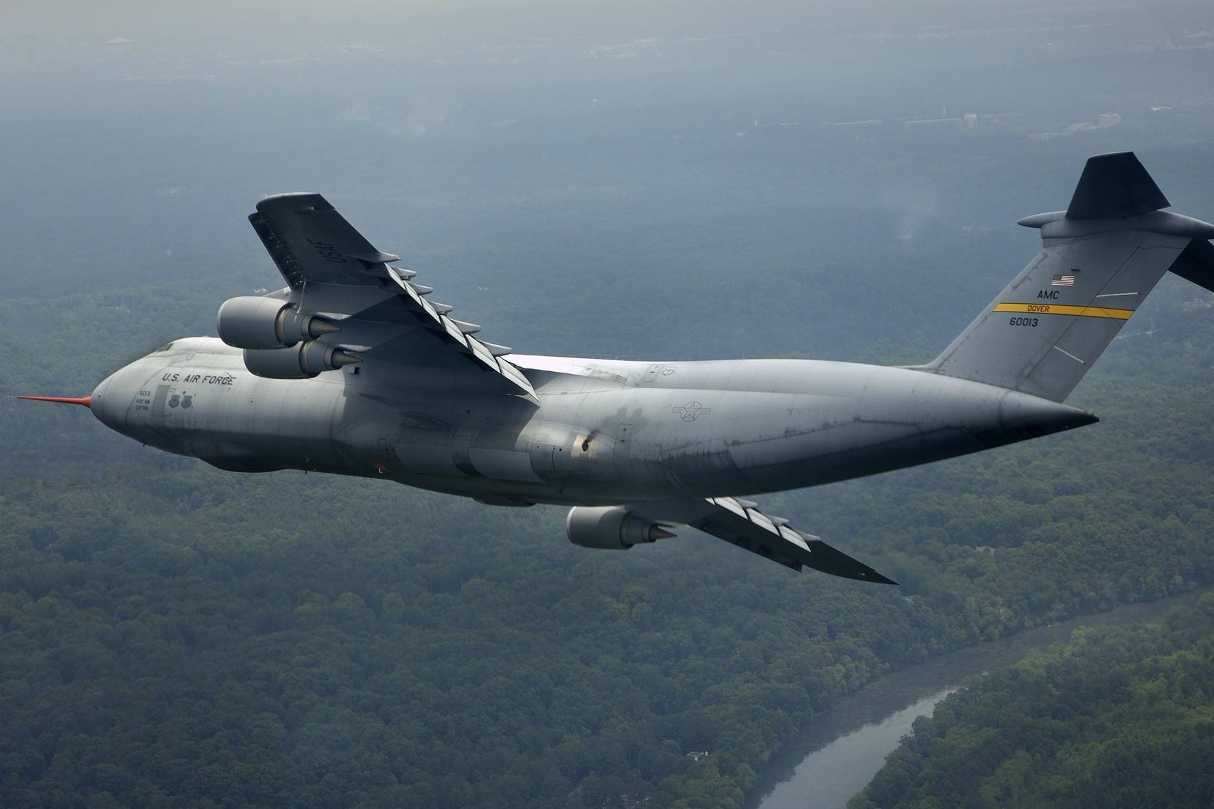 比C-5还强大的军用飞机，轻松搭载250吨货物，不在美国
