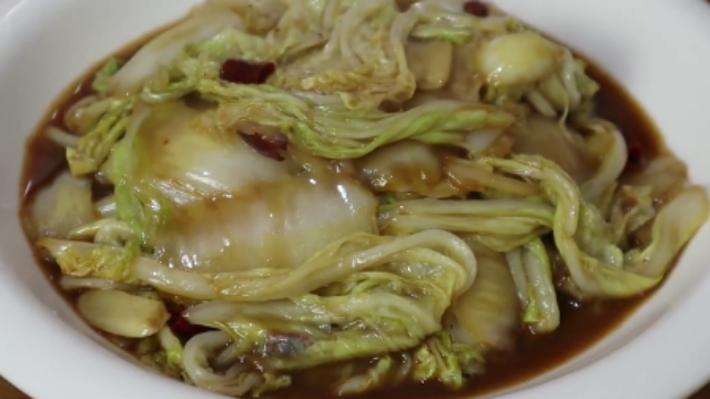 醋溜白菜的正确做法，酸辣开胃下酒又下饭