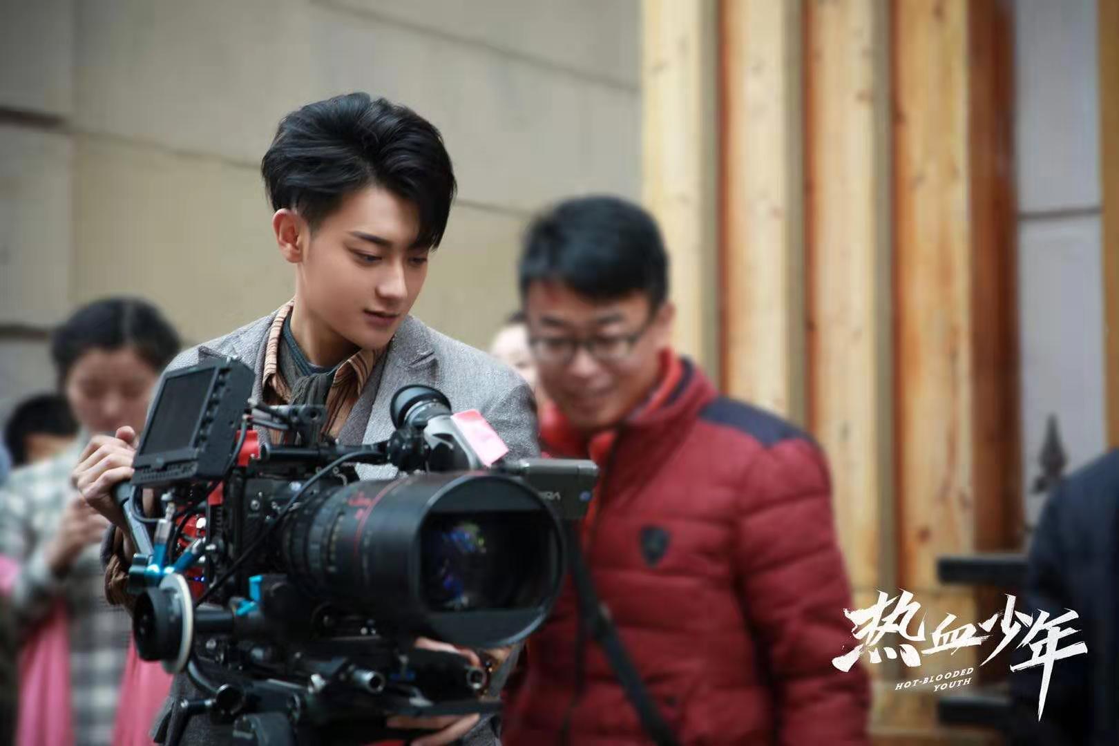 「龙韬娱乐」《热血少年》发布花絮 解锁黄子韬剧组兼职系列