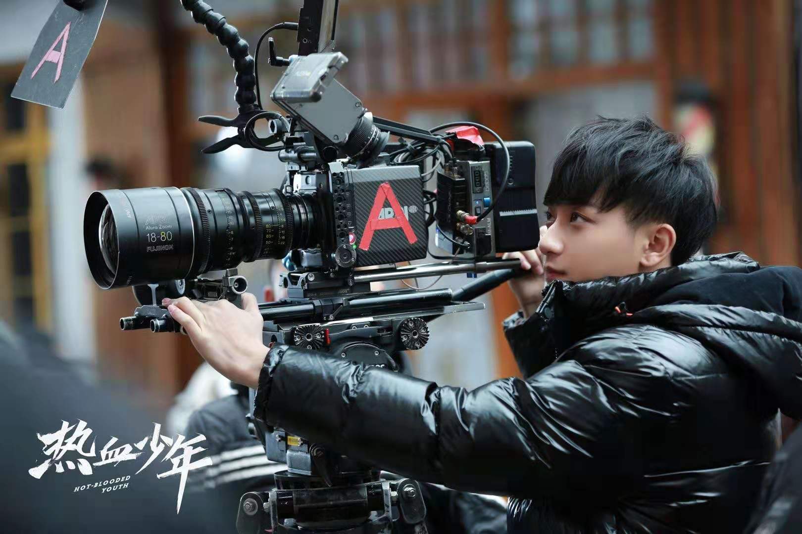 「龙韬娱乐」《热血少年》发布花絮 解锁黄子韬剧组兼职系列
