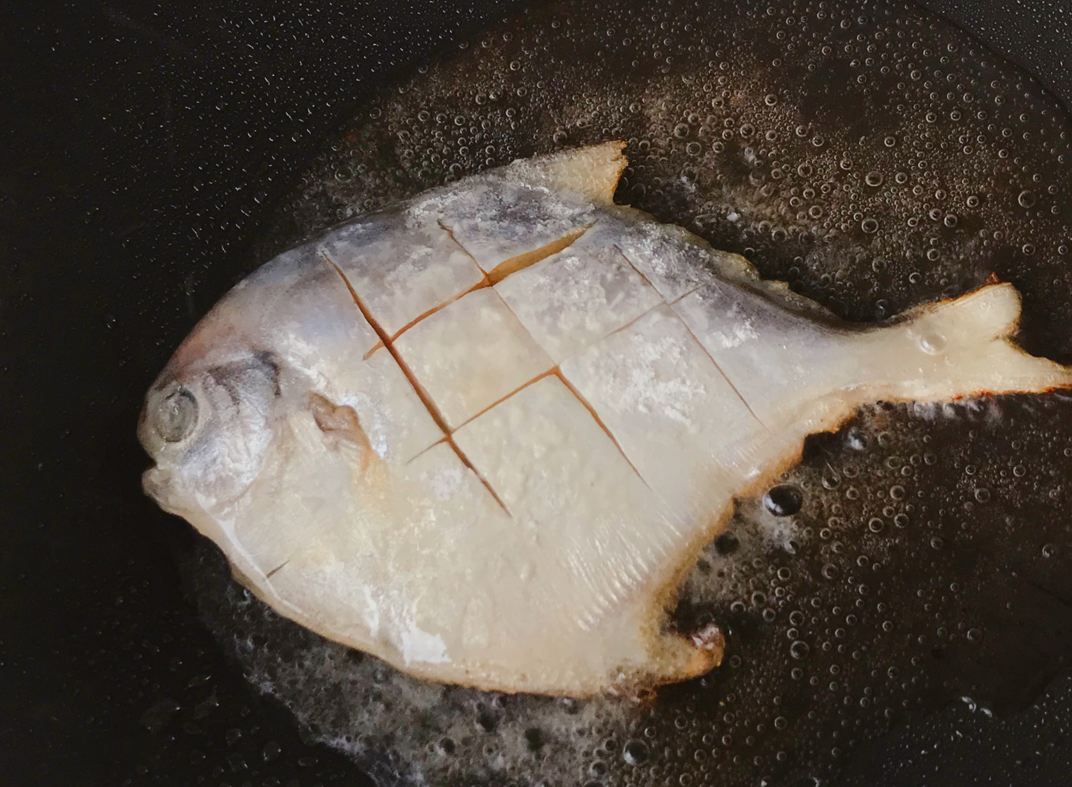 红烧平鱼的做法_【图解】红烧平鱼怎么做如何做好吃_红烧平鱼家常做法大全_常知常味_豆果美食