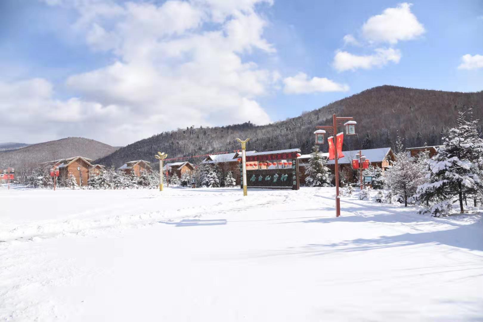 雪村由于特殊的地理位置,在贝加尔湖冷空气和日本海热气流的双重影响