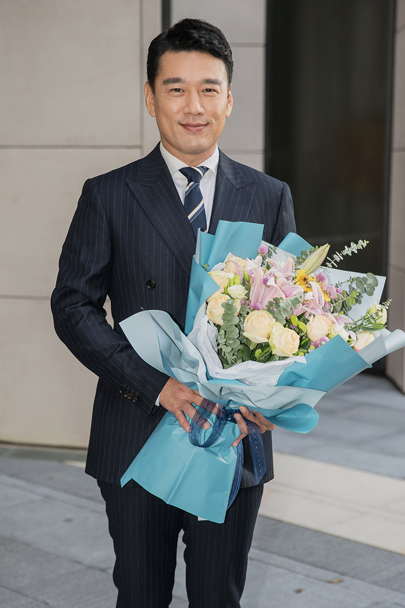 「热点media」《他其实没有那么爱你》杀青 王耀庆职场精英再度出击