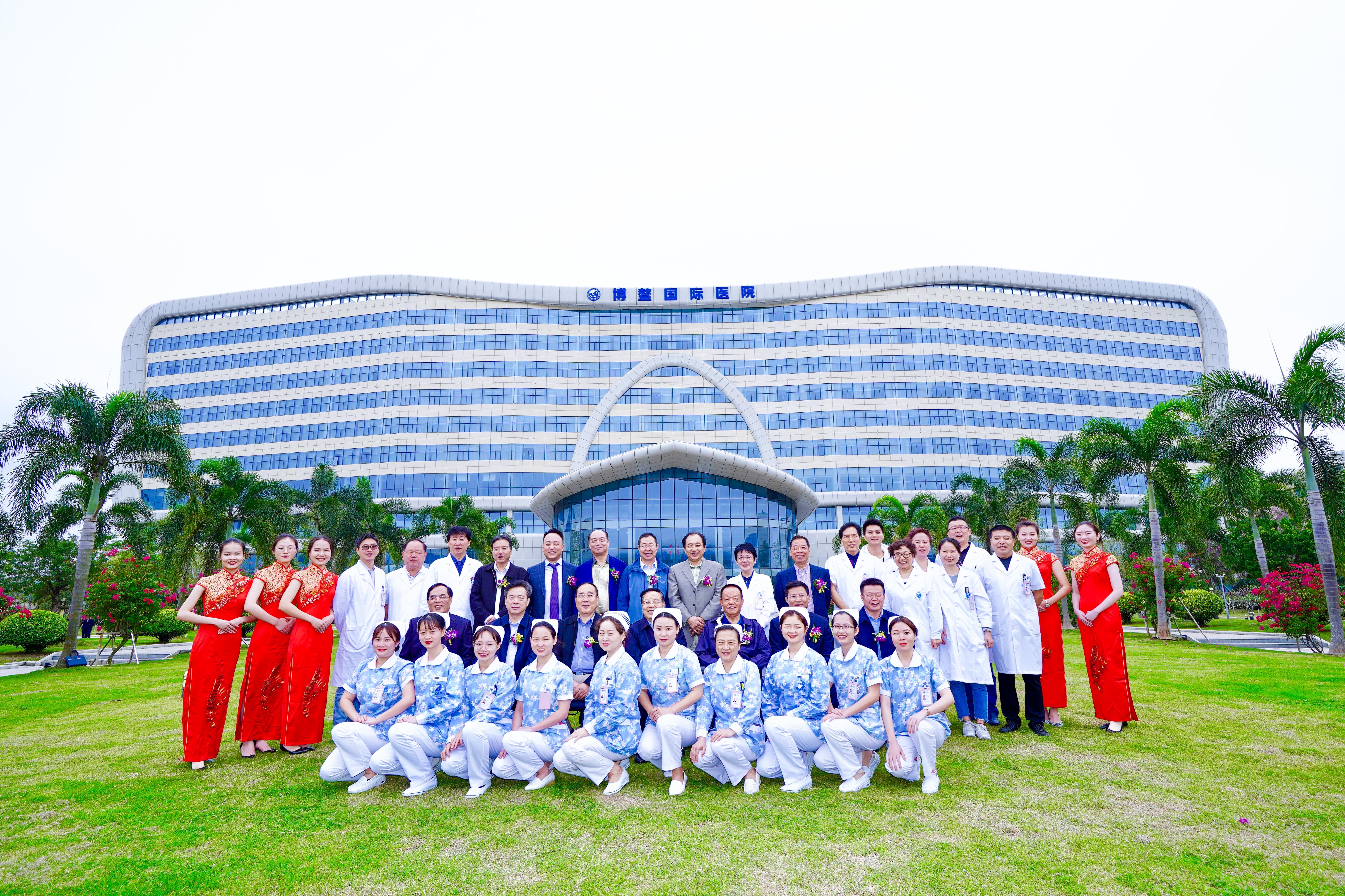 济民制药 中益老龄关爱工程健康管理基地在博鳌国际医院揭牌