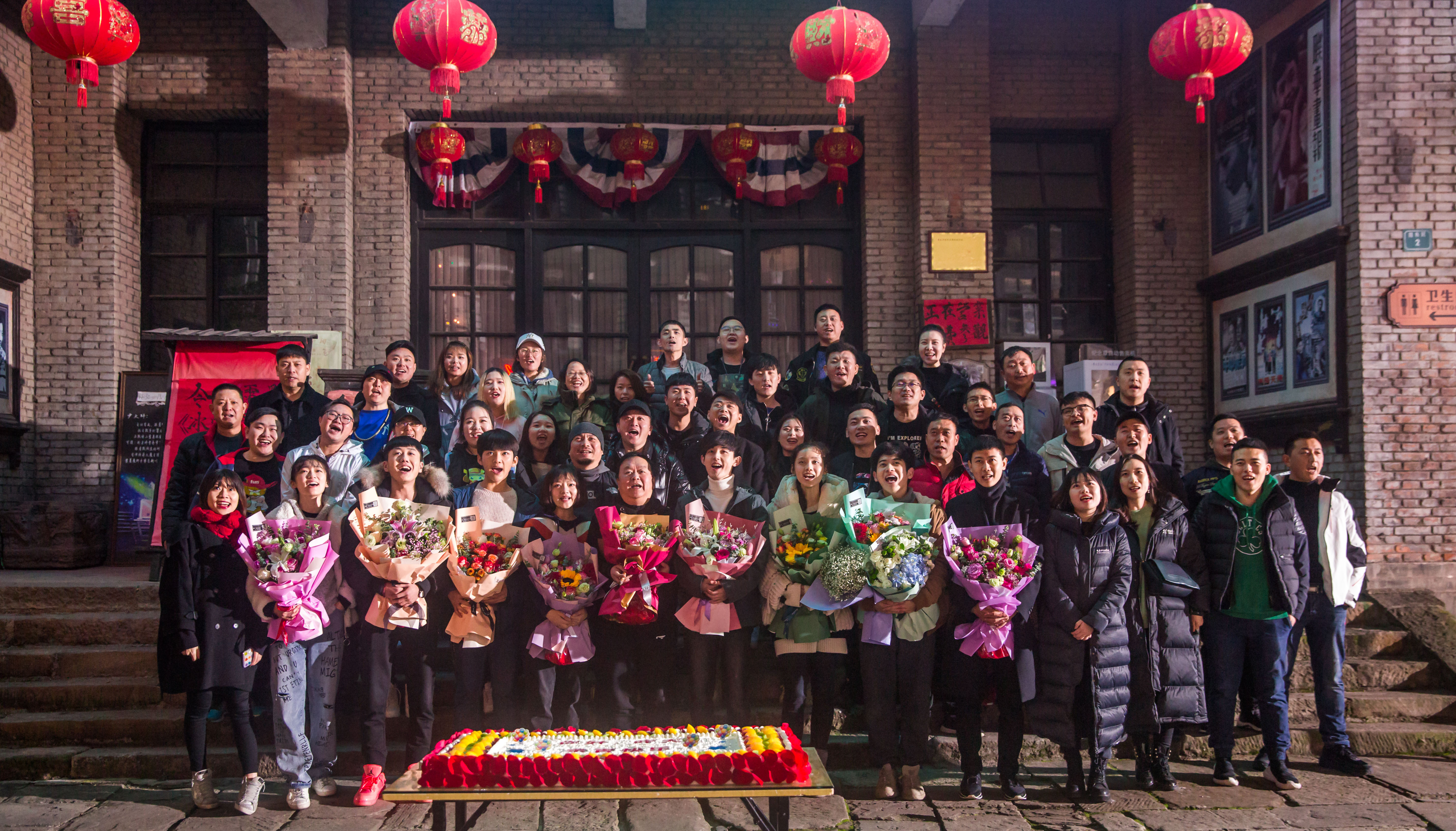 「光线经纪」任敏不舍谭心“不想说再见” 《你好，昨天》正式杀青