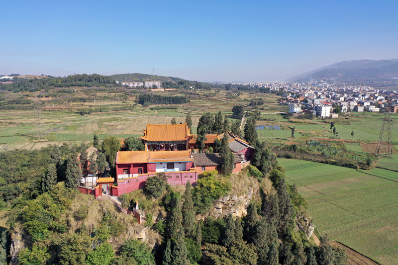 曲靖石宝山寺