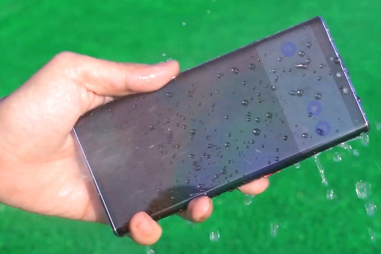 华为 Mate 30 Pro 开箱及防水测试评测