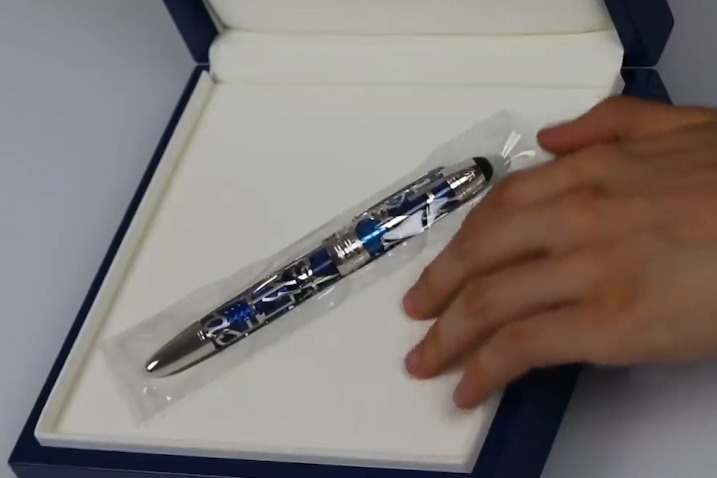 世界上最贵的钢笔,一支能顶一套房,打开笔帽才知为何这么贵了!