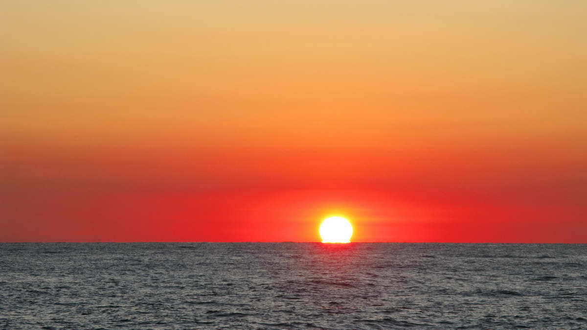 难忘海上日落即景