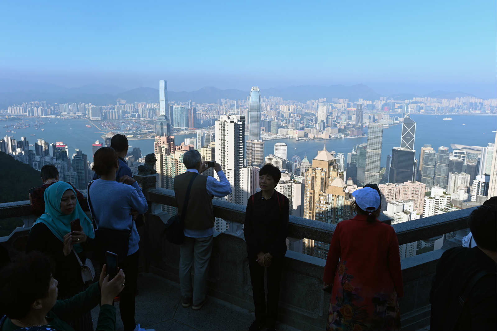 香港成房价最难负担城市 不吃不喝20.8年才能置业