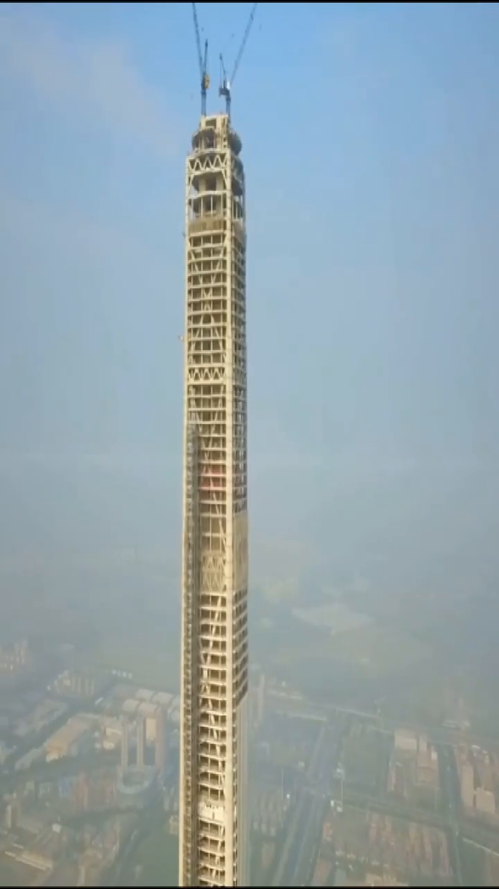 中国结构高度第一高楼，天津117大厦，看着好吓人