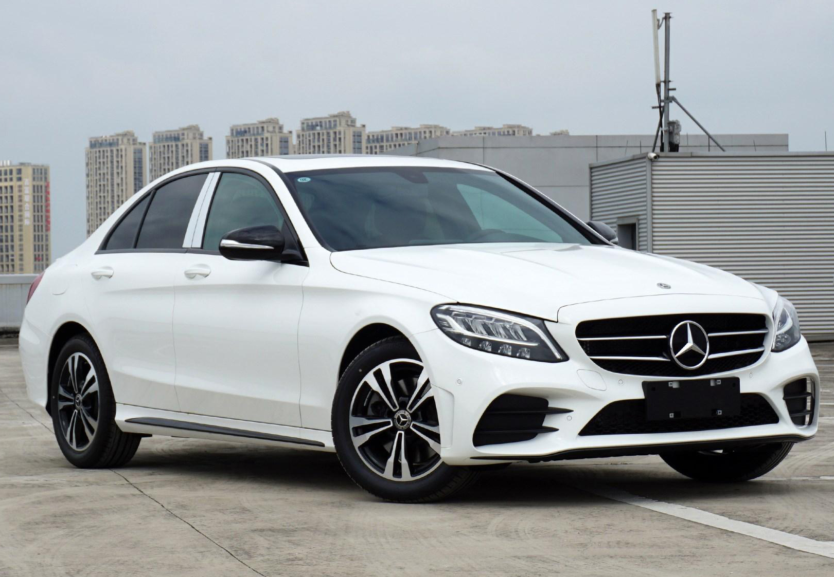 北京奔驰C200，中保研安全碰撞成绩。