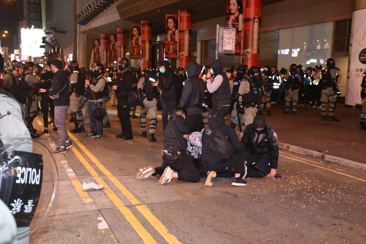 政务司长吁：在港湖北人尽快离开或自动隔离14日