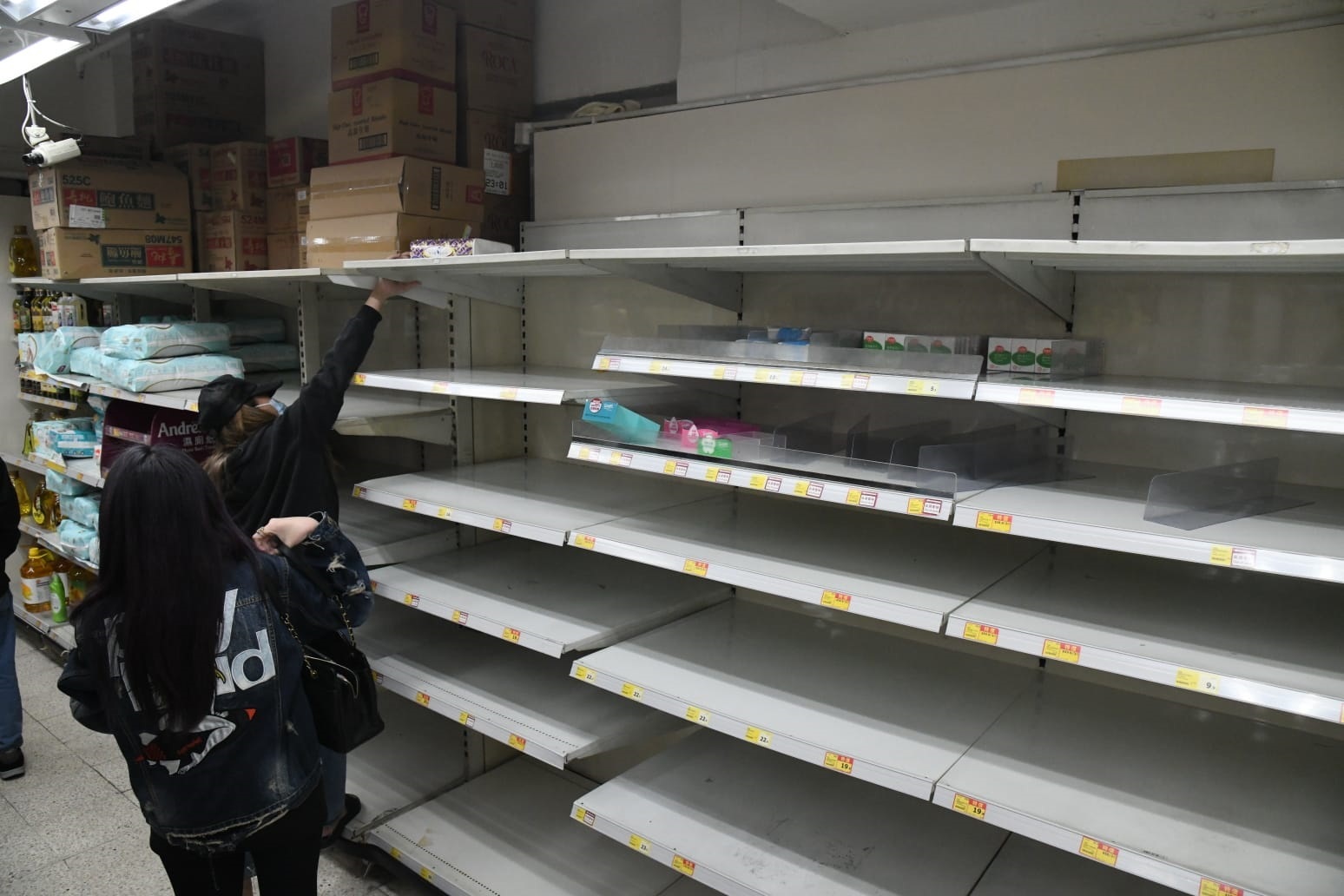 ​假消息疯传 港人抢购卫生纸