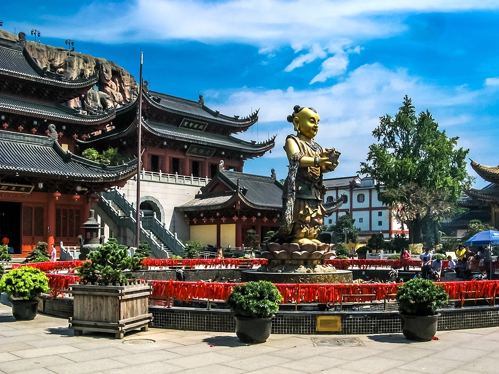 上海最有气派的一座寺庙东林寺,拥有三项大世界吉尼斯纪录