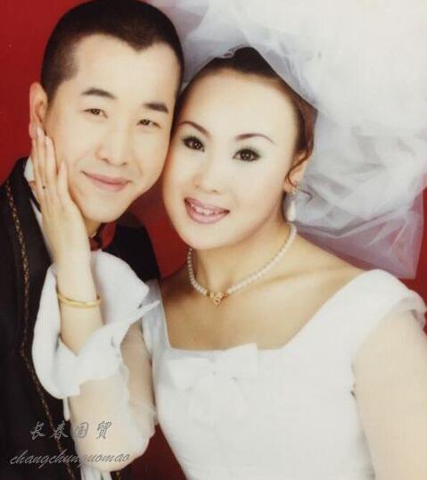 “刘能”46岁前妻颜值不输女明星，两人曾是多年舞台搭档
