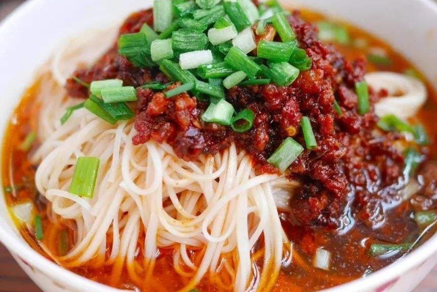 上海传统小吃:老上海辣肉面,吃过一次总让人牵肠挂肚!