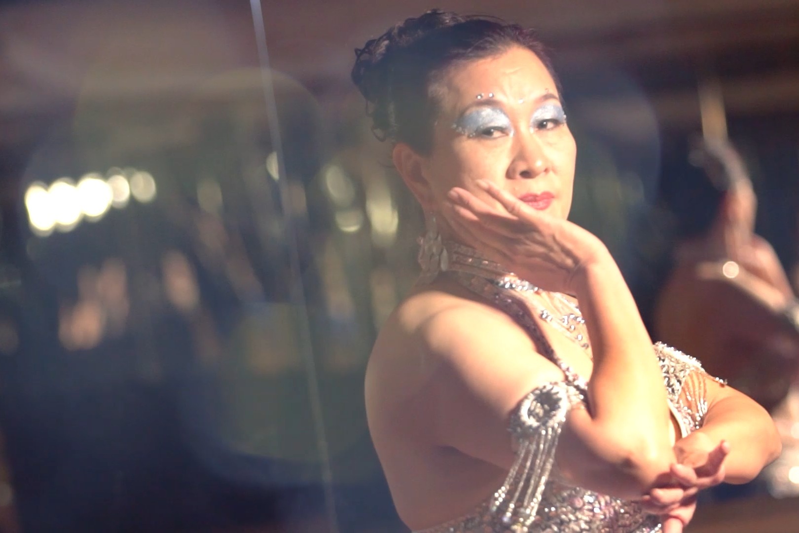 40多岁开始学肚皮舞北京大妈带舞团跳出国门走向国际