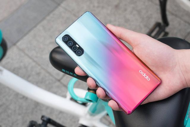 oppo reno3 厚度仅有7.7mm,重量仅为171g,厉害了