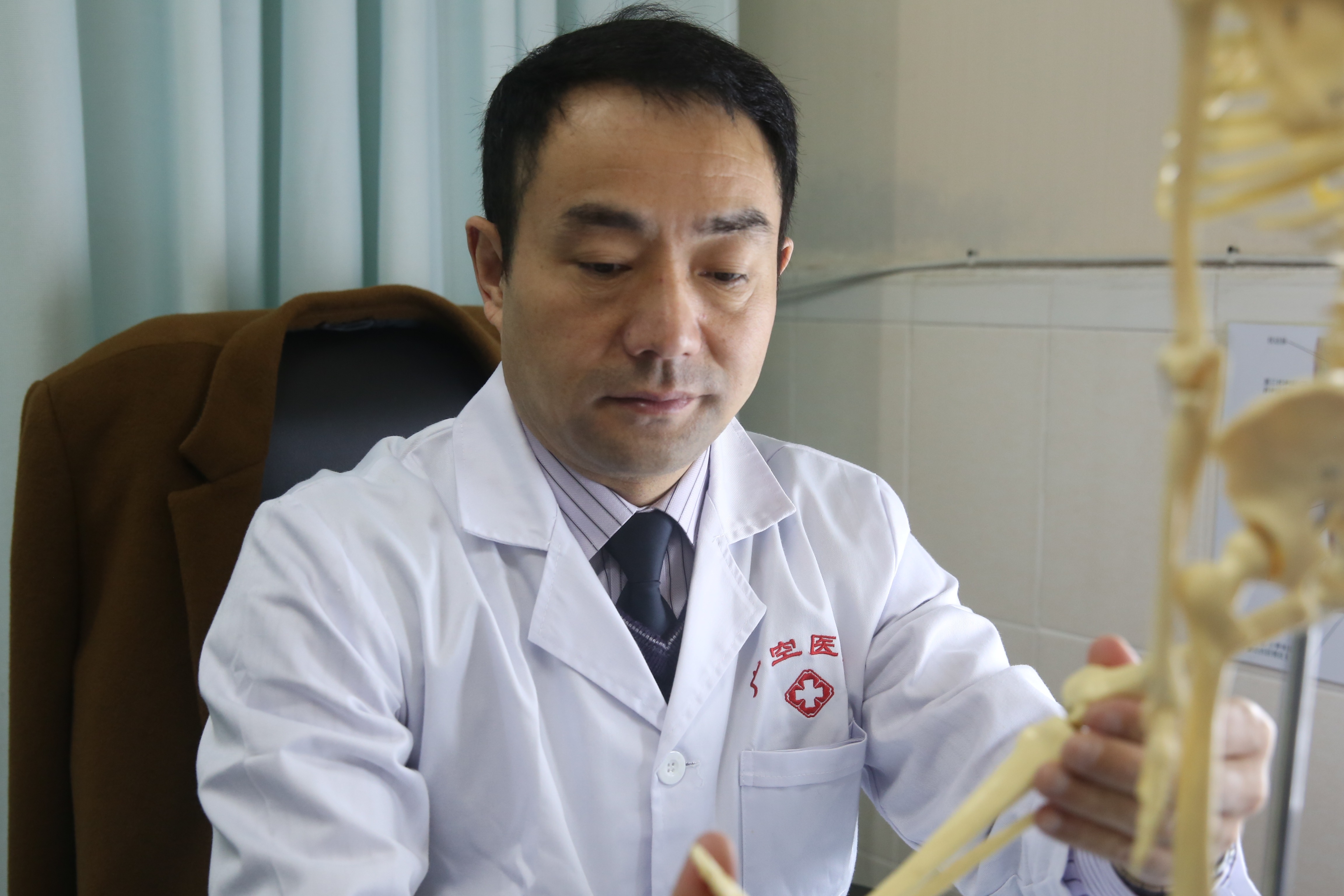 杜鹏简介杜鹏主任讲类风湿关节炎的发病原因