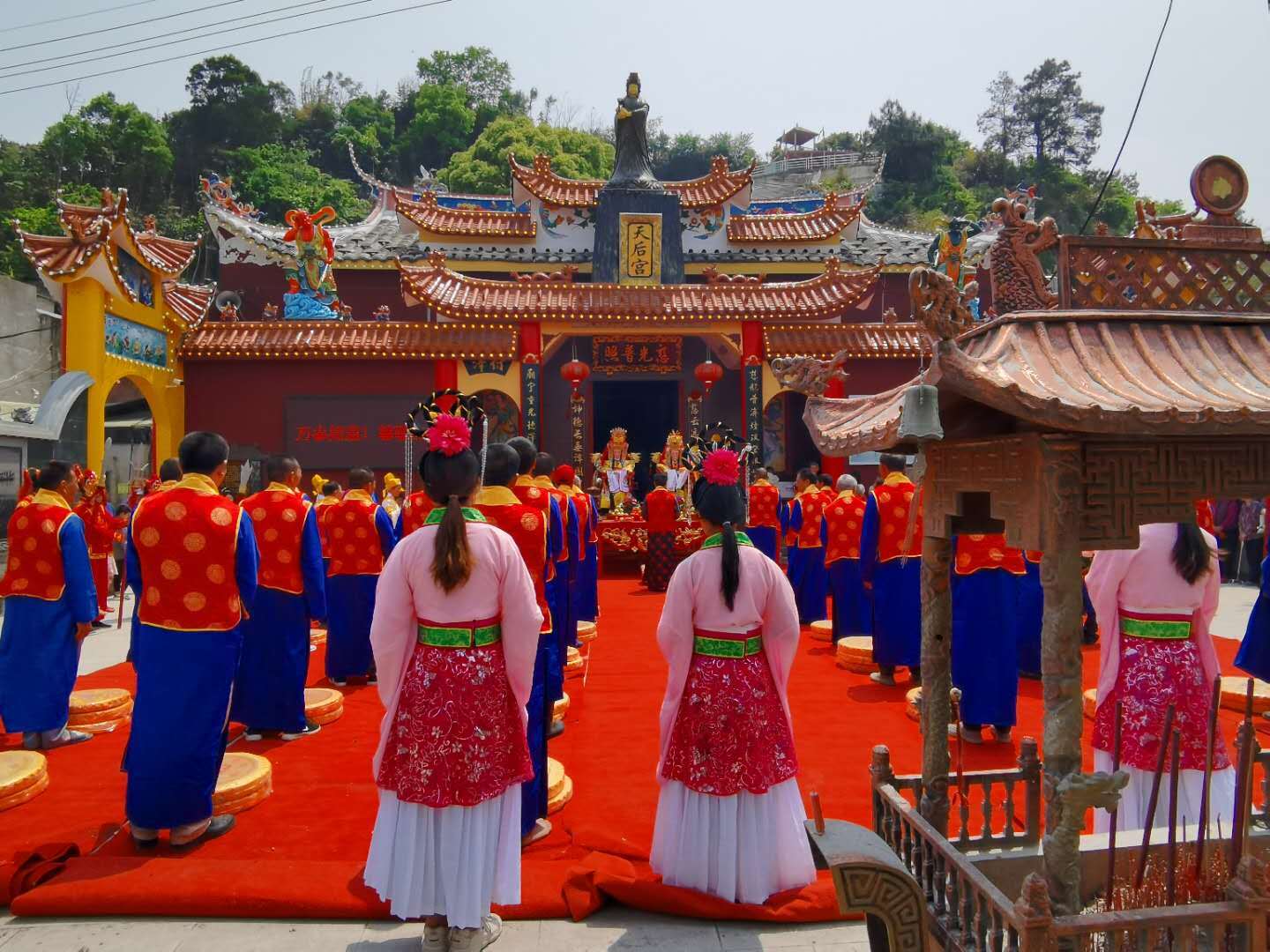 霞浦竹江后湾天后宫举行妈祖诞辰1060周年纪念日祭拜活动__凤凰网