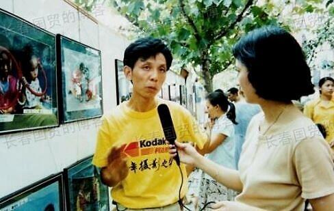 央视主持人王小丫27年前旧照曝光，模样青涩衣着朴素