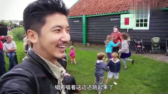 冒险雷探长：荷兰大爷拉手风琴，给他中国结时，高兴得乐不可支