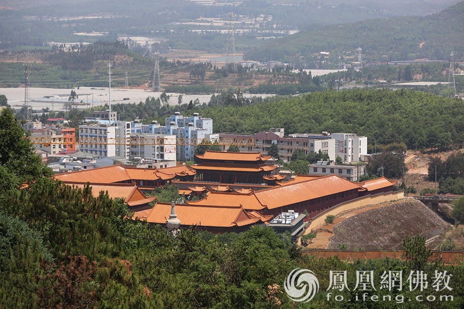 昆明宝泉寺:供奉全国最大室内大势至菩萨像