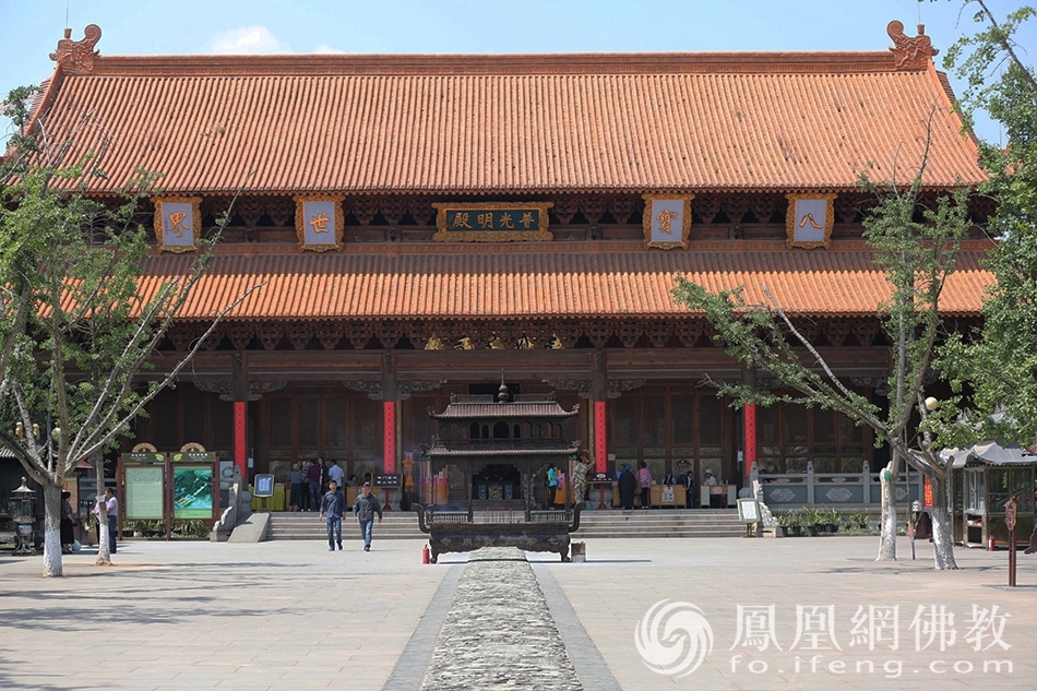 昆明宝泉寺:供奉全国最大室内大势至菩萨像