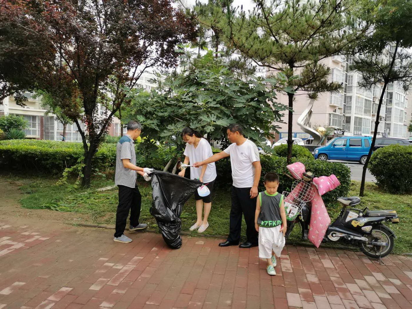山东滨州:社区居民向不卫生不文明现象说"不"!