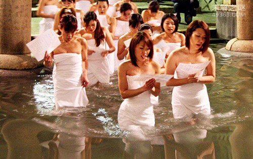 世界10大怪异节日:日本裸体节美国无头鸡节