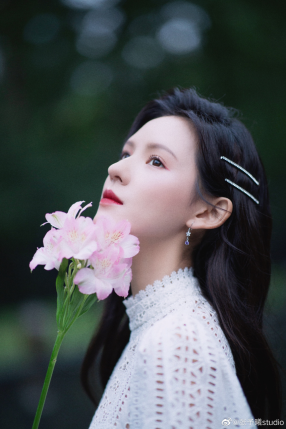 《琉璃》首播引热议,张予曦造型绝美,网友:是我心目中的玲珑