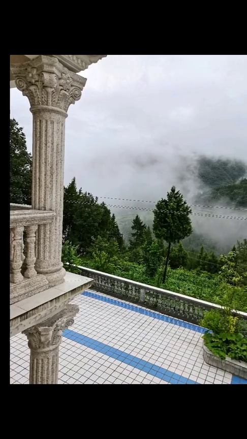 雨后的小山村，万般美景，仿佛像天上人间
