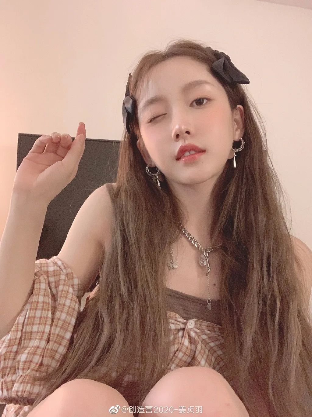 女明星和经纪人？娱乐圈第一个公开出柜的明星出现了